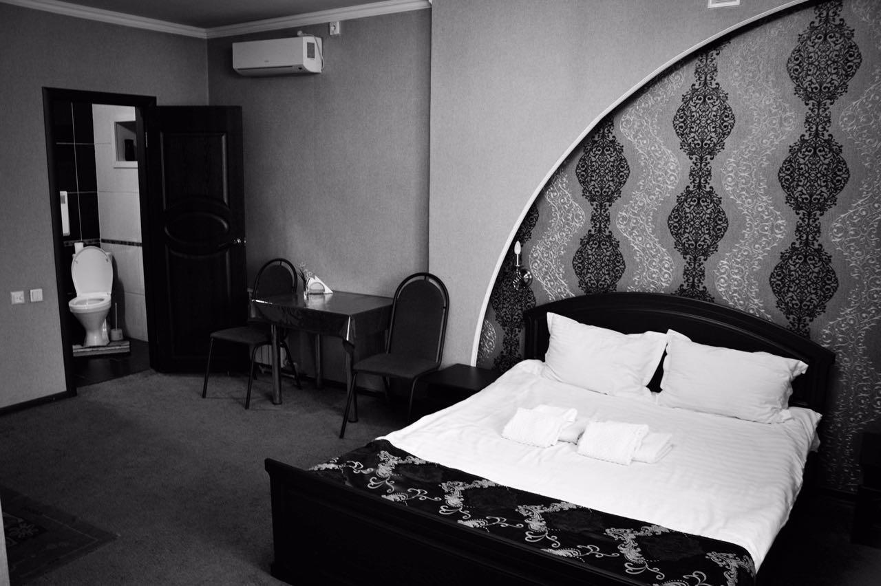 Mini Hotel VIP Semej Esterno foto